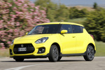 Suzuki Swift 1.4 BOOSTERJET Sport Turismo Champion Yellow Exterior Frontal-Lateral 5 puertas
