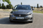 Fiat Tipo 1.4 GLP 88 kW (120 CV) Lounge Plus Turismo familiar Gris Colosseo Exterior Frontal 5 puertas