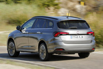 Fiat Tipo 1.4 GLP 88 kW (120 CV) Lounge Plus Turismo familiar Gris Colosseo Exterior Posterior-Lateral 5 puertas