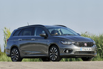 Fiat Tipo 1.4 GLP 88 kW (120 CV) Lounge Plus Turismo familiar Gris Colosseo Exterior Frontal-Lateral 5 puertas