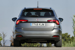 Fiat Tipo 1.4 GLP 88 kW (120 CV) Lounge Plus Turismo familiar Gris Colosseo Exterior Trasera 5 puertas