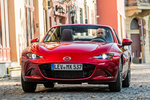 Mazda MX-5 2.0 SKYACTIV-G 184 CV Soft Top Descapotable Soul Red Crystal Exterior Frontal 2 puertas