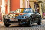 Mazda MX-5 2.0 SKYACTIV-G 184 CV Soft Top Descapotable Machine Grey Exterior Frontal-Lateral 2 puertas