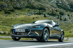 Mazda MX-5 2.0 SKYACTIV-G 184 CV RF Descapotable Machine Grey Exterior Frontal-Lateral 2 puertas