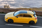 Mercedes-Benz Clase A AMG 35 4MATIC AMG 35 4MATIC Paquete aerodin&aacute;mico AMG Turismo Sun Yellow Exterior Cenital-Lateral 5 puertas