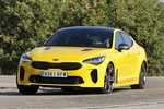 KIA Stinger  3.3 T-GDI 4x4 370 CV GT Turismo Sunset Yellow Exterior Frontal-Lateral 5 puertas