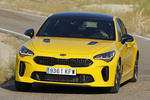 KIA Stinger  3.3 T-GDI 4x4 370 CV GT Turismo Sunset Yellow Exterior Frontal-Lateral 5 puertas