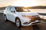 Mitsubishi Outlander PHEV Motion Kaiteki Todo terreno Blanco Silky Exterior Lateral-Frontal 5 puertas