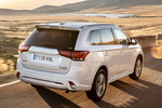 Mitsubishi Outlander PHEV Motion Kaiteki Todo terreno Blanco Silky Exterior Lateral-Posterior 5 puertas