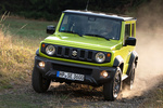 Suzuki Jimny Gama Jimny Mode 3 Todo terreno Kinetic Yellow Exterior Frontal-Lateral 3 puertas