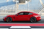 Porsche Panamera GTS GTS Turismo Rojo GTS Exterior Lateral 5 puertas