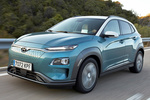 Hyundai Kona El&eacute;ctrico 150 kW (204 CV) 64 kWh El&eacute;ctrico Style Todo terreno Ceramic Blue Exterior Frontal-Lateral 5 puertas