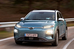 Hyundai Kona El&eacute;ctrico 150 kW (204 CV) 64 kWh El&eacute;ctrico Style Todo terreno Ceramic Blue Exterior Frontal-Lateral 5 puertas