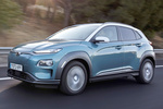 Hyundai Kona El&eacute;ctrico 150 kW (204 CV) 64 kWh El&eacute;ctrico Style Todo terreno Ceramic Blue Exterior Frontal-Lateral 5 puertas