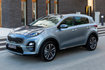 KIA Sportage 1.6 CRDi 100 kW (136 CV) 7DCT 4x4 Emotion Todo terreno Lunar Silver con Techo Black Pearl Exterior Lateral 5 puertas