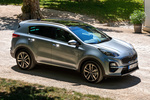 KIA Sportage 1.6 CRDi 100 kW (136 CV) 7DCT 4x4 Emotion Todo terreno Lunar Silver con Techo Black Pearl Exterior Frontal-Lateral-Cenital 5 puertas