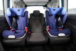 Opel Combo 1.5 TD 130 CV Start/Stop Life Innovation L (corto) Veh&iacute;culo comercial Interior Silla infantil 5 puertas