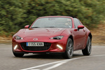 Mazda MX-5 2.0 SKYACTIV-G 184 CV RF Descapotable Soul Red Crystal Exterior Frontal-Lateral 2 puertas