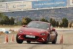 Mazda MX-5 2.0 SKYACTIV-G 184 CV RF Descapotable Soul Red Crystal Exterior Frontal-Lateral 2 puertas