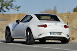 Mazda MX-5 2.0 SKYACTIV-G 184 CV Aut. RF Descapotable Snowflake White Pearl Exterior Lateral-Posterior 2 puertas