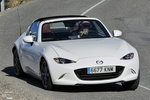 Mazda MX-5 2.0 SKYACTIV-G 184 CV Aut. RF Descapotable Snowflake White Pearl Exterior Lateral-Frontal 2 puertas