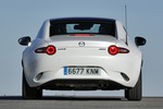 Mazda MX-5 2.0 SKYACTIV-G 184 CV Aut. RF Descapotable Snowflake White Pearl Exterior Posterior 2 puertas