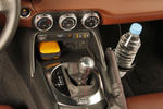 Mazda MX-5 2.0 SKYACTIV-G 184 CV Aut. RF Descapotable Interior Consola Central 2 puertas
