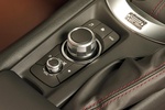 Mazda MX-5 2.0 SKYACTIV-G 184 CV Aut. RF Descapotable Interior Mandos sistema multimedia 2 puertas