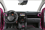 Toyota Aygo 70 x-cite Turismo Interior Salpicadero 5 puertas
