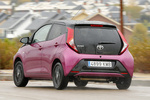 Toyota Aygo 70 x-cite Turismo x-magenta bi-tono Exterior Lateral-Posterior 5 puertas