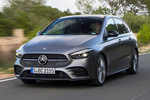 Mercedes-Benz Clase B B 200 d 8G-DCT AMG Line Paquete Night Monovolumen Gris monta&ntilde;a metalizado Exterior Frontal-Lateral 5 puertas