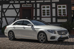 Mercedes-Benz Clase E E 300 de Berlina Gama Clase E Turismo Exterior Lateral-Frontal 4 puertas