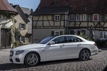 Mercedes-Benz Clase E E 300 de Berlina Gama Clase E Turismo Exterior Lateral-Frontal 4 puertas