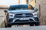 Mercedes-Benz Clase A AMG 35 4MATIC AMG 35 4MATIC Turismo Mountain Grey Exterior Frontal 5 puertas