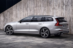 Volvo V60 T6 AWD R-Design Turismo familiar Crystal White Metallic  Exterior Posterior-Lateral 5 puertas