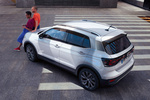 Volkswagen T-Cross 1.0 TSI 85 kW (116 CV) First Edition Todo terreno Blanco puro Exterior Cenital-Lateral-Posterior 5 puertas
