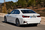 BMW Serie 3 320d Sport Line Turismo Mineral white metallic Exterior Lateral-Posterior 4 puertas