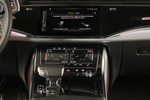 Audi Q8 50 TDI quattro tiptronic 210 kW (286 CV) Paquete deportivo S line Todo terreno Blanco Glaciar metalizado Interior Consola Central 5 puertas