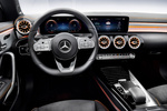 Mercedes-Benz CLA Edition Orange Art Coup&eacute; Turismo Interior Salpicadero 4 puertas
