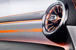 Mercedes-Benz CLA Edition Orange Art Coup&eacute; Turismo Interior Detalle 4 puertas