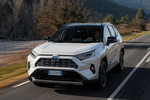 Toyota RAV4 Hybrid 220H e-CVT 4x4 (222 CV) Feel! Todo terreno Bi-tono Blanco Perlado Exterior Frontal-Lateral 5 puertas