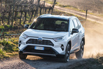 Toyota RAV4 Hybrid 220H e-CVT 4x4 (222 CV) Feel! Todo terreno Bi-tono Blanco Perlado Exterior Frontal-Lateral 5 puertas