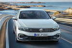 Volkswagen Passat GTE GTE Turismo Blanco Puro Exterior Frontal 4 puertas