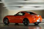 Mazda MX-5 2.0 SKYACTIV-G 184 CV RF 30 Aniversario Descapotable Racing Orange Exterior Lateral-Posterior 2 puertas