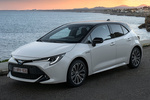 Toyota Corolla hybrid 125H Feel! Turismo Bi-tono Blanco Perlado Exterior Frontal-Lateral 5 puertas