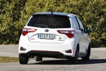 Toyota Yaris 100H GR Sport Turismo Blanco / Negro Exterior Posterior-Lateral 5 puertas