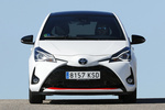 Toyota Yaris 100H GR Sport Turismo Blanco / Negro Exterior Frontal 5 puertas