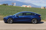 Tesla Model 3 AWD Bater&iacute;a de gran autonom&iacute;a Sesi&oacute;n fotogr&aacute;fica (marzo 2019) Turismo Azul oscuro metalizado Exterior Lateral 4 puertas