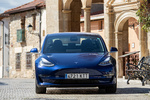 Tesla Model 3 AWD Bater&iacute;a de gran autonom&iacute;a Sesi&oacute;n fotogr&aacute;fica (marzo 2019) Turismo Azul oscuro metalizado Exterior Frontal 4 puertas
