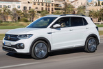 Volkswagen T-Cross 1.0 TSI 85 kW (116 CV) DSG 7 vel. R Line Todo terreno Blanco puro Exterior Frontal-Lateral 5 puertas